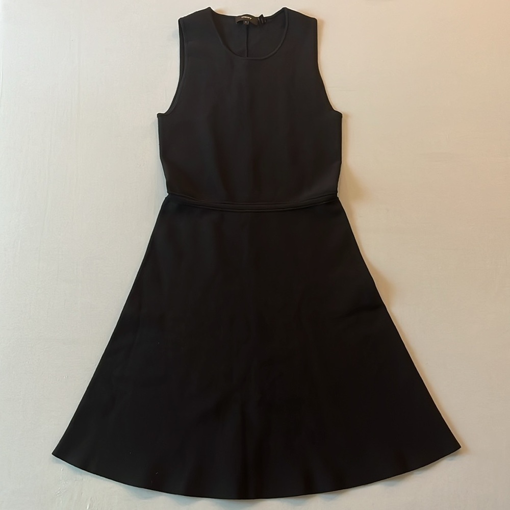 NWOT Theory | Petite/XS/O | Black Flare Knit Dressed Glossed